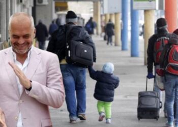 Shqipëria po zbrazet, politikat mbeten në letër