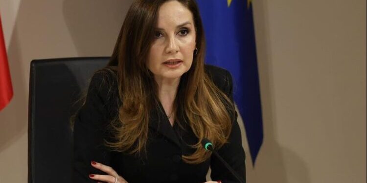 Tabaku: Korrupsioni është bërë sistem