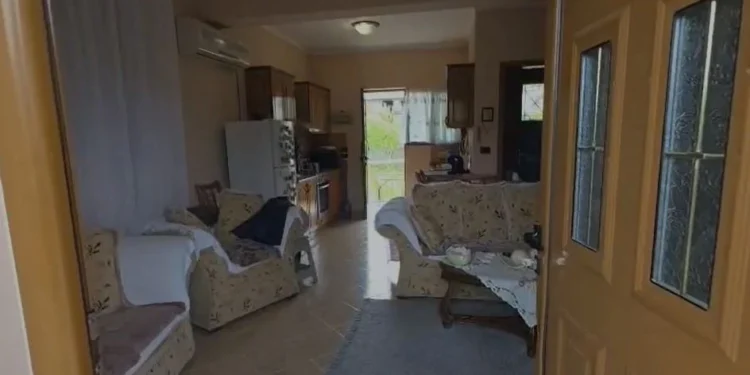 Shkoi për të grabitur banesën, gjendet i vdekur hajduti në Fier