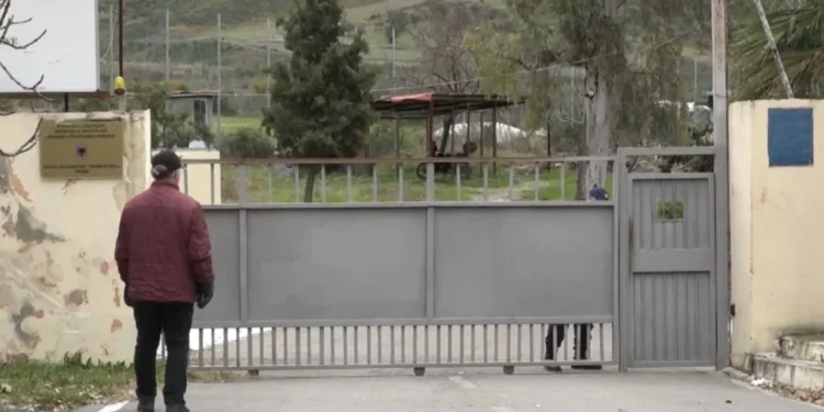 Doza kokaine në burgun e Peqinit, transferohen dy të burgosur të përjetshëm