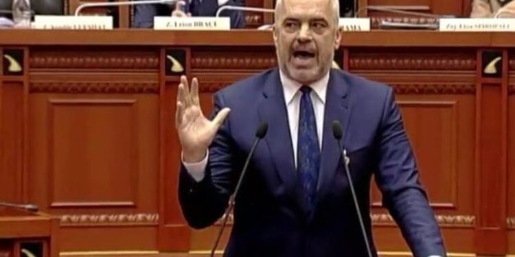 Raporti: Aktivistët dhe gazetarët në Shqipëri përballen me klimë sfiduese dhe armiqësore
