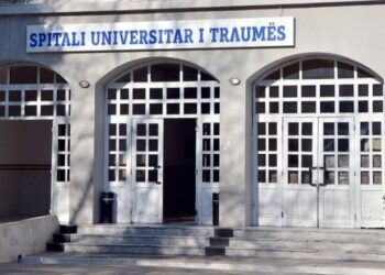 U plagos me armë zjarri në kokë, ndërron jetë në spital 17-vjeçari