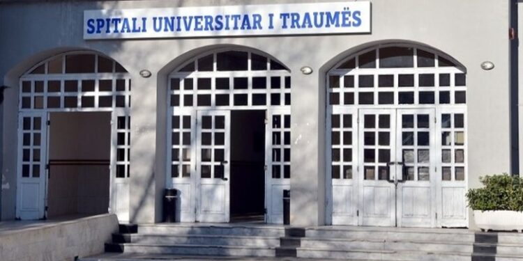 U plagos me armë zjarri në kokë, ndërron jetë në spital 17-vjeçari