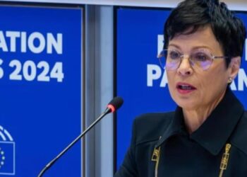 BE pezullon pagesat për Serbinë, Kos: Derisa Beogradi të korrigjojë problemet e gjyqësorit