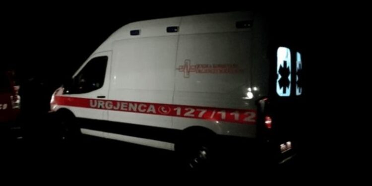 Aksident në Shëngjin, tre persona përfundojnë në spital