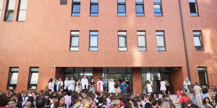 Reforma në arsimin parauniversitar, mes teknologjisë dhe identitetit/ Nga Etleva Merko