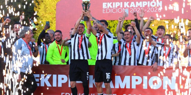 Kategoria e Parë/ Laçi shpallet kampion, vendos goli i minutave shtesë në Korçë