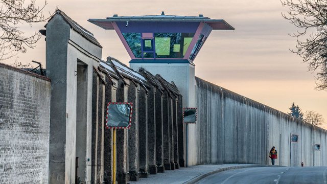 U sulmua nga një shqiptar në dhomën e tij të paraburgimit, ndërron jetë i burgosuri gjerman
