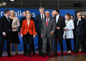 Eurobarometri: 80% e shqiptarëve i besojnë BE-së, Serbia mbetet më skeptikja