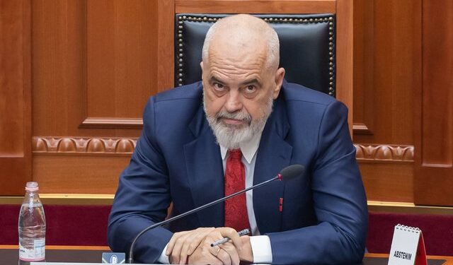 ‘Pushteti në një dorë’: Rama lëshon disa nga agjencitë, por ruan MIA-n