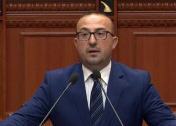 Korreshi ‘shpërthen’ ndaj ministres së Shëndetësisë: 38-vjeçari vdiq për një eko, harram lekët e shqiptarëve
