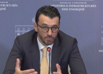 Trafiku në rrugën Tiranë-Durrës, Karakaçi: Do shembim mbikalimin e Rinasit