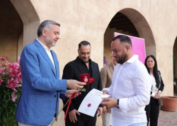 Socialistët dekorojnë Jurgis Çyrbjan në Durrës, ish-deputetin e dënuar për lidhje me krimin