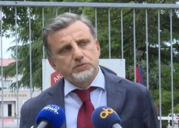 Skandali i helmimit të studentëve, administratori i Akademisë së Sigurisë: Furnizimi nga kompania vazhdon