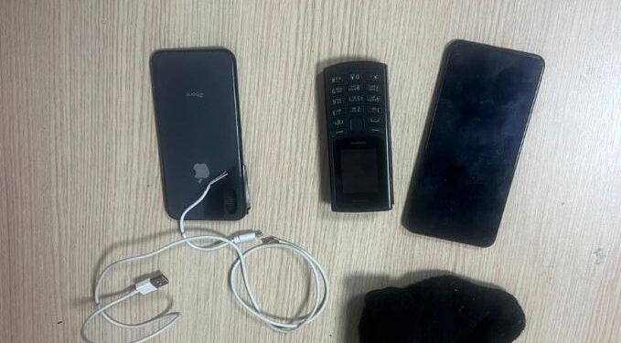 Ishin fshehur në lavanderi e dushe/ Kontrolle në burgun e Shkodrës, gjenden telefonë