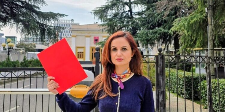 “Doktor Gjilpëra” dhe Shqipëria e sotme/ Etleva Merko: Korrupsioni mbetet plagë