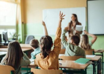 Rënie e nxënësve, universitetet mbahen nga vajzat, alarmi i ri i arsimit në Shqipëri