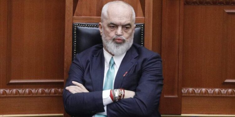 Ekonomia shqiptare pritet të ngadalësohet në 2026-2027, çmimet do të rriten