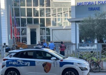 Zjarr në ambientet e Policisë së Tiranës