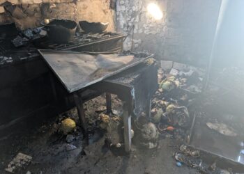 Humbi jetën nga asfiksia nga zjarri në fabrikën e skafeve në Durrës, zbardhet identiteti i viktimës