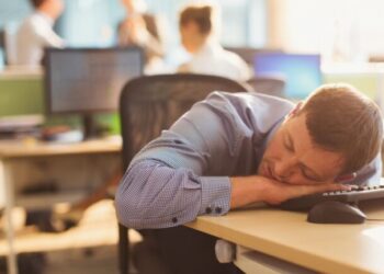 Shqiptarët “dembelë”? OECD: Produktiviteti i bizneseve shqiptare sa 23-29% e BE-së