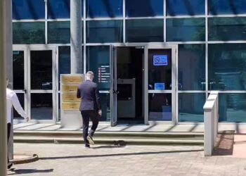 Në “arrest shtëpie” për skandalin e tunelit të Llogarasë/ Ish-vartësit e Ballukut, Gentian Gjyli dhe Erald Elezi paraqiten në GJKKO
