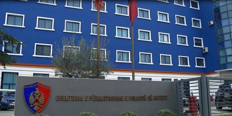 Shpërthimi në dyqanin ‘MCN Get Connected’ në pronësi të Endri Meksit, policia: Ka vetëm dëme materiale