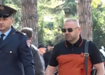 ‘Nuk paraqitej në punë’/ Skënder Hita përjashton nga radhët e Policisë, Ulian Shpatarakun