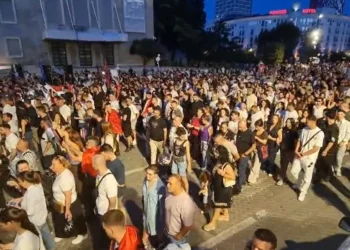 Protestuesit vazhdojnë marshimin prej katër orësh: Gënjeshtrave iu erdhi fundi!