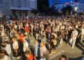 Protestuesit vijojnë marshimin nëpër kryeqytet: Opozita jemi ne