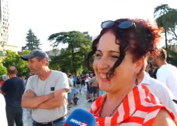 Temperaturat e larta/ Paralajmërohet shtyrje e orarit të protestës