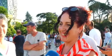 Temperaturat e larta/ Paralajmërohet shtyrje e orarit të protestës