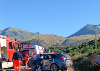 Dy makina përplasen në aksin Kardhiq–Delvinë, një i vdekur e 3 të plagosur