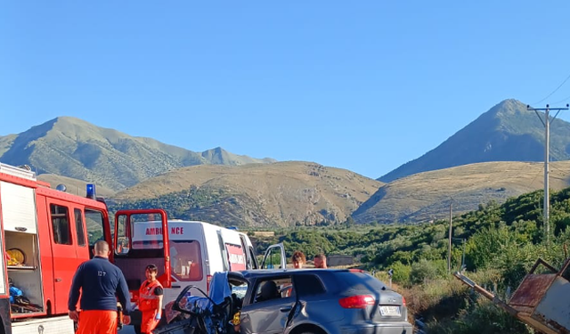 Dy makina përplasen në aksin Kardhiq–Delvinë, një i vdekur e 3 të plagosur