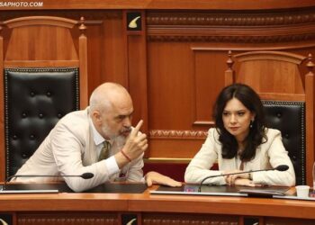Spiropali rendit problemet e qeverisjes: Pushteti po i tejkalon institucionet
