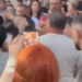 Gardisti dhunon protestueses gjatë takimit të Ramës /VIDEO