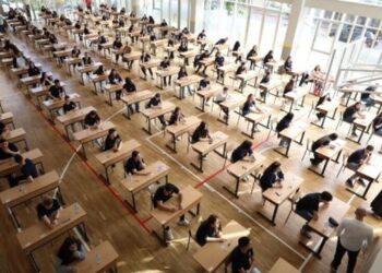 Publikoi tezën e Letërsisë 20 minuta pas nisjes së provimit, përjashtohet maturanti në Kukës