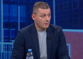 Nervat ‘tradhtojnë’ këshilltarin e PS, shpërthen ndaj protestuesve: Ça iu ka vjedhur Rama, sytë që t’u dalin!