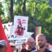 Rama i quajti ‘meme-mania’: Si u kthyen pankarat në armën kryesore të protestës