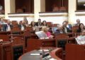 Deputetët e PD-së bllokojnë Manjën, këndojnë ‘refrenin’ e protestuesve: Rama jepe dorëheqjen