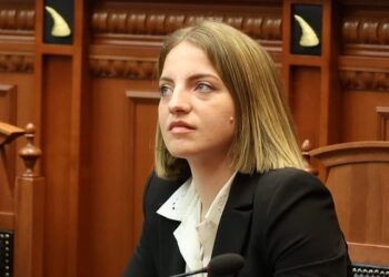 Braktisi PS-në, kërcënohet me jetë deputetja e Shkodrës: Nëse Bajrat më prekin familje, do i shkatërroj!