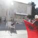 Qëndresa para Kryeministrisë vazhdon, një grup protestuesish kalojnë natën në bulevard