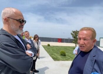 Pacolli reagon pas përplasjeve në Aeroportin e Vlorës: Grupet kriminale kanë bllokuar aksesin, ku është shteti ligjor?