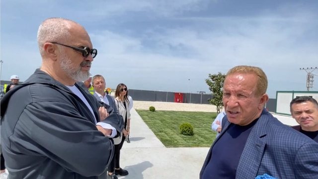 Pacolli reagon pas përplasjeve në Aeroportin e Vlorës: Grupet kriminale kanë bllokuar aksesin, ku është shteti ligjor?