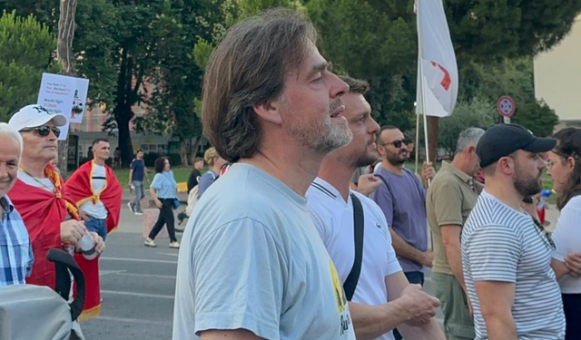 Protesta për dorëheqjen e Ramës, mes qytetarëve edhe ish-zv.ambasadori i OSBE-së