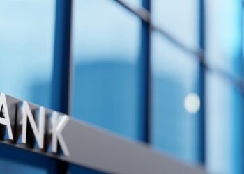 Shqipëria si “dele e zezë”, grupet bankare kanë kthime më të ulëta krahasuar me mesataren e tyre
