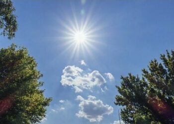Temperaturat arrijnë 38 gradë, si parashikohet moti sot
