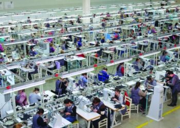 Euro “shkatërron” fasonin, eksportet bien 14% në maj, fabrikat po mbyllen, lënë punonjësit pa punë