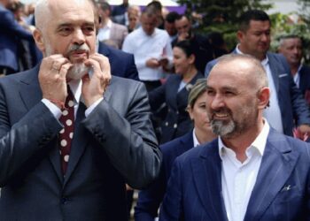 Qytetarët kërkojnë dorëheqjen, Manja “në hapat” e Ramës: Ka kontratë deri në 2029