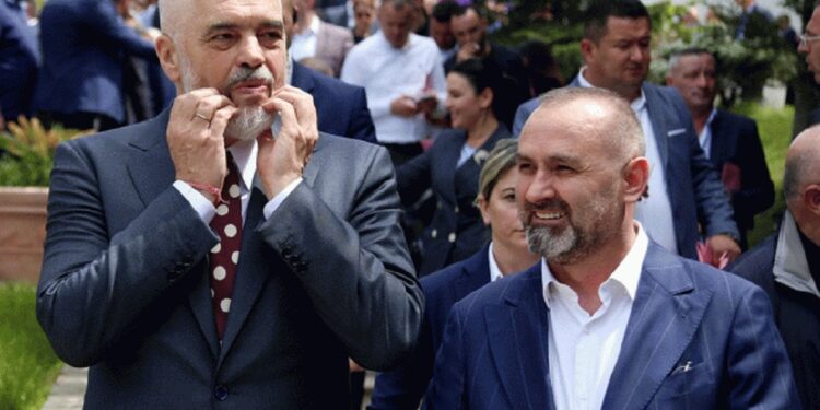 Qytetarët kërkojnë dorëheqjen, Manja “në hapat” e Ramës: Ka kontratë deri në 2029